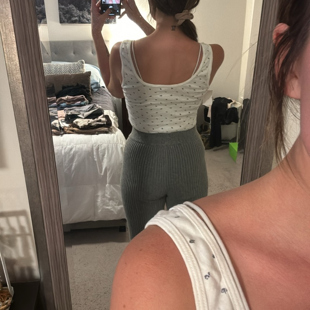 Cotton druzy flower crop tank - Picture 3 of 4